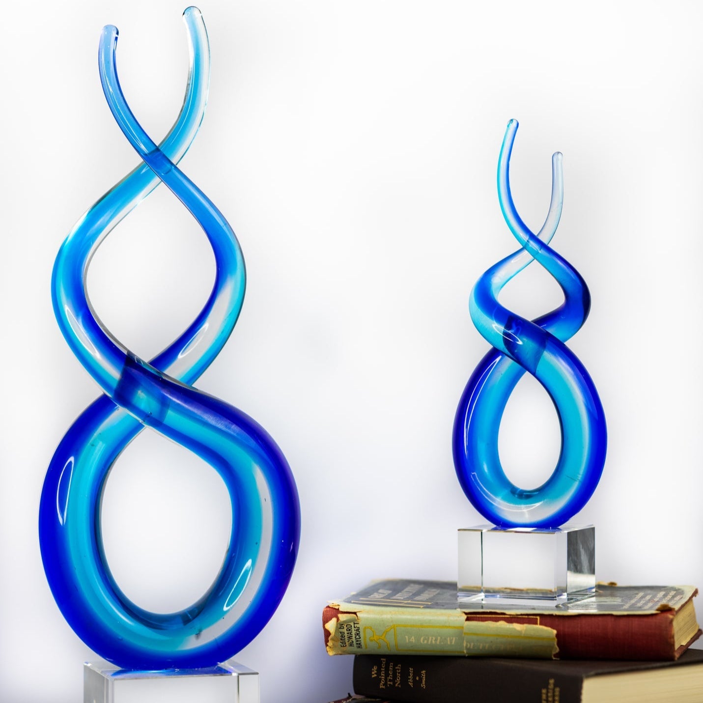 Touch Of The Blues Murano Style Art Glass Centerpiece H10-GW521